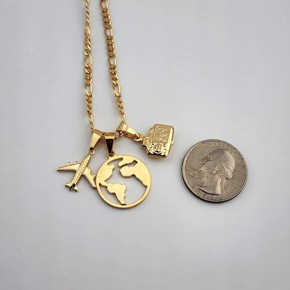 Chic and Timeless: 18k Gold Filled Three-Pendant Necklace – Brazilian Crafted - Picture 9 of 9